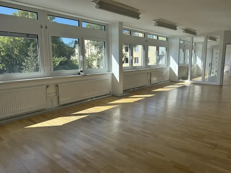 Arbeiten im Ekazent Hietzing | Großzügige Bürofläche zu vermieten| Top B06