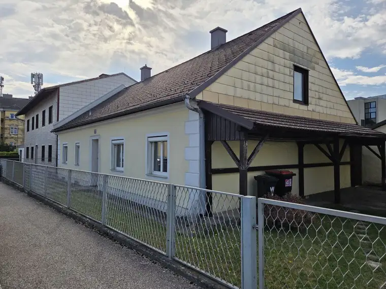 Traumhaftes Einfamilienhaus in Wels: 4 Zimmer, Garten und Carport für nur 359.000€!