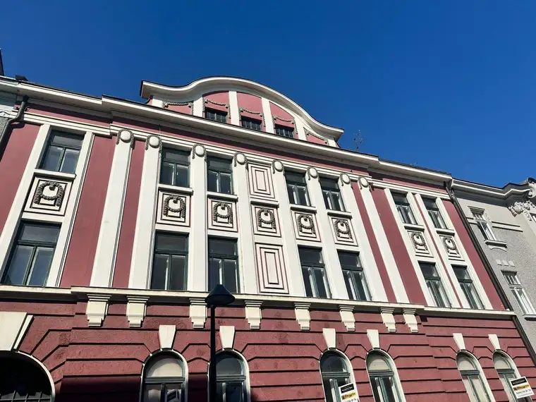 OPEN HOUSE AM 10.05.2025 von 12:00 Uhr bis 16:00 Uhr (Gerne auch mit Voranmeldung) - LEGEN SIE IHR ANGEBOT - ZINSHAUS mit Widmung KERNGEBIET - ZUBAU bereits BAUGENEHMIGT
