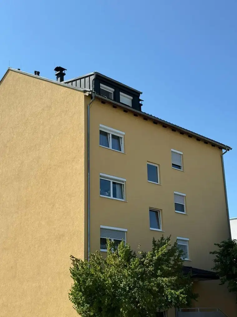 DACHGESCHOßMAISONETTE in absoluter ZENTRUMSLAGE mit EXTRA BALKON im UNTERGESCHOSS