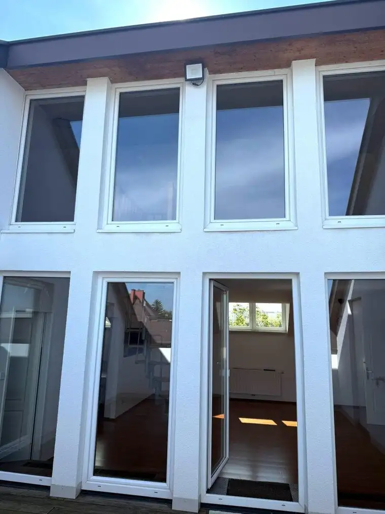 TOP INVESTMENT - wohnen im Penthaus und den Rest vermieten - SANIERTES ZINSHAUS mit 4 WOHNEINHEITEN in ZENTRUMSLAGE incls. Personenaufzug
