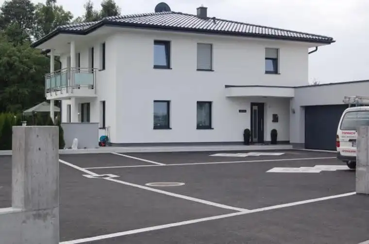 Exklusives Wohnensemble mit Einfamilienhaus und Bungalow – Wohnen auf höchstem Niveau in idyllischer Lage