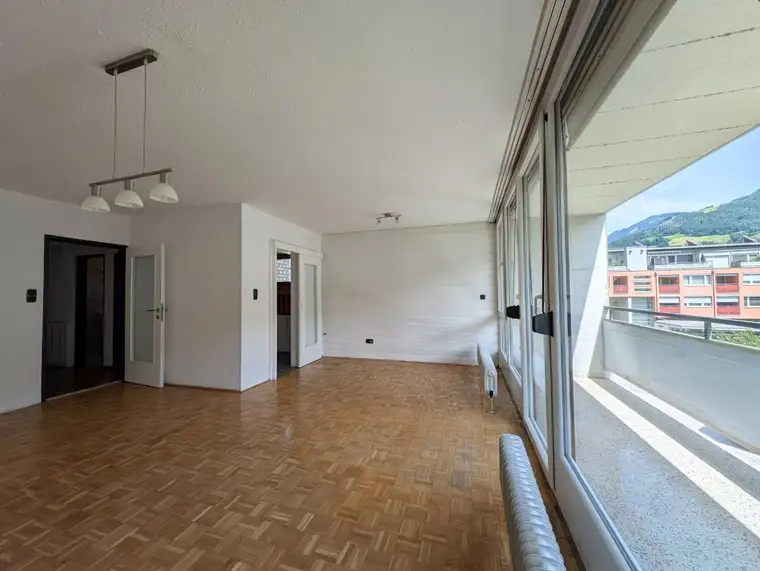 Geräumige 4-Zimmerwohnung in Schwaz mit Loggia und Garagenbox