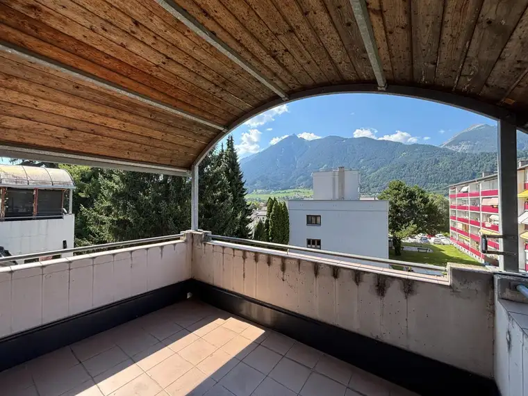 Ruhige 3-Zimmer-Wohnung mit überdachtem Balkon und Tiefgaragenstellplatz