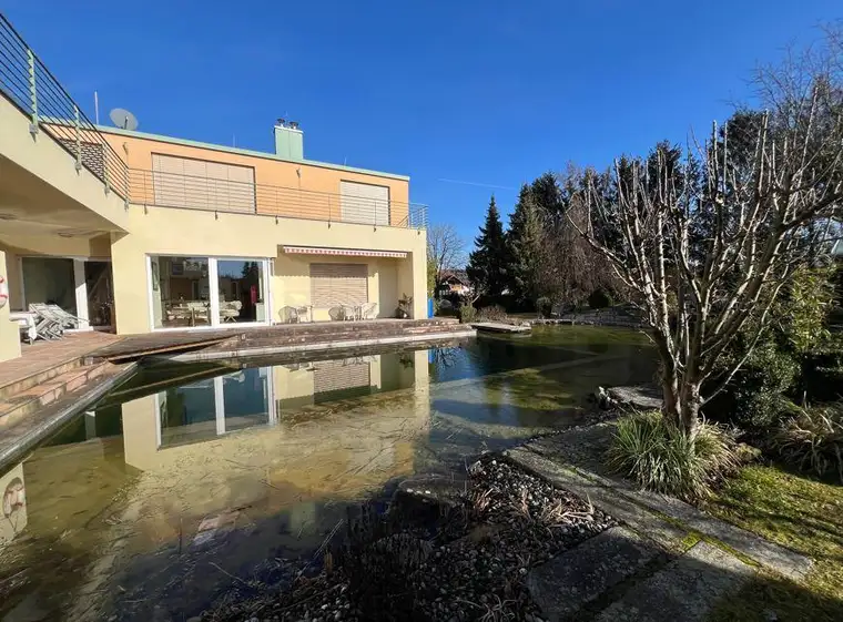 Unterhaus zwischen Enns und Kronstorf: Architekten-Villa im Stil von Adolf Loos