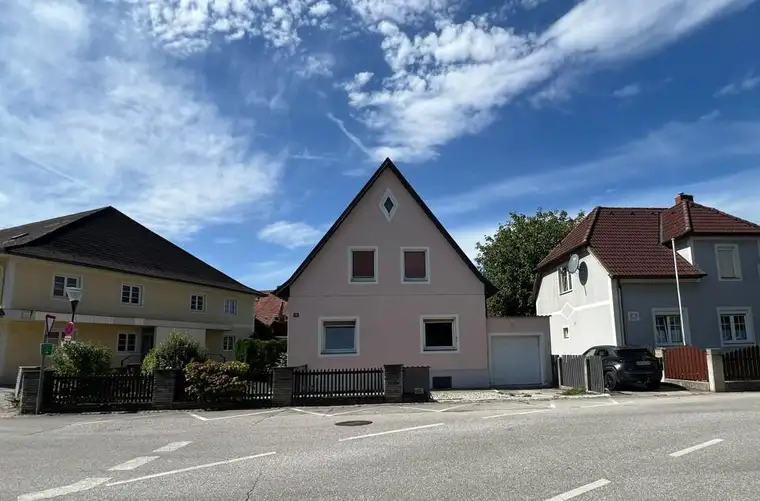 Wohnen mit Freiraum – charmantes Einfamilienhaus mit Garten, Werkstatt und Garage