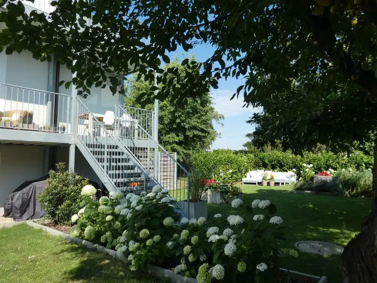 HIGH QUALITY - GARTENWOHNUNG mit GARAGENPLATZ für gehobene Ansprüche - Nähe FLORIAN BERNDL BAD