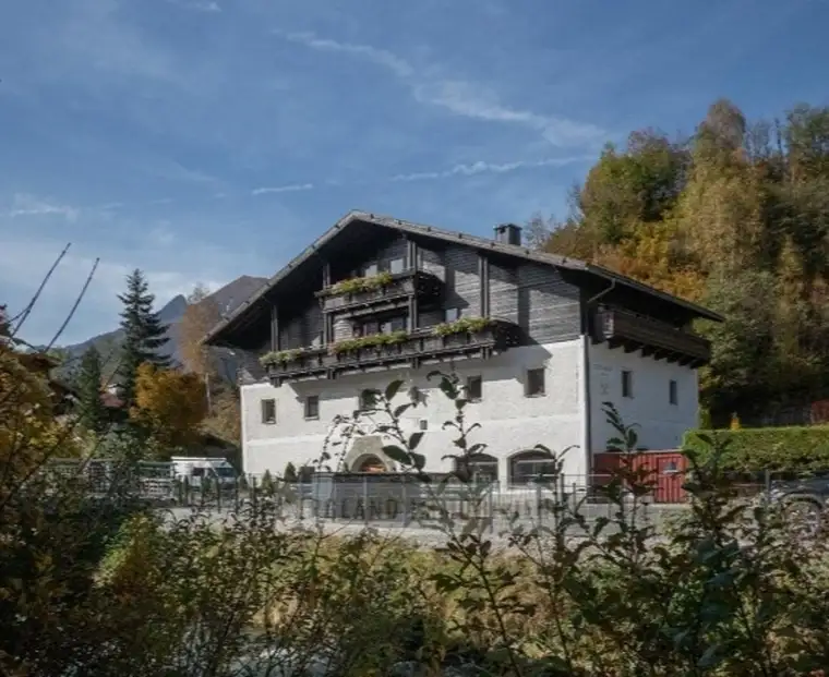 Historisches Apartmenthaus mit Eigentümerwohnung und 30 Betten in Rauris zu verkaufen.