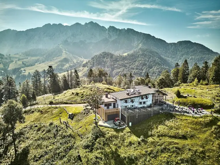 Panorama Berghütte am Wilden Kaiser - Wohnen und Arbeiten mit Fernblick. 22 Betten