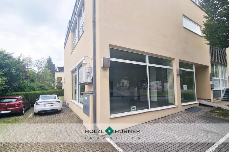Showroom-Büro Kombination in Riedenburg