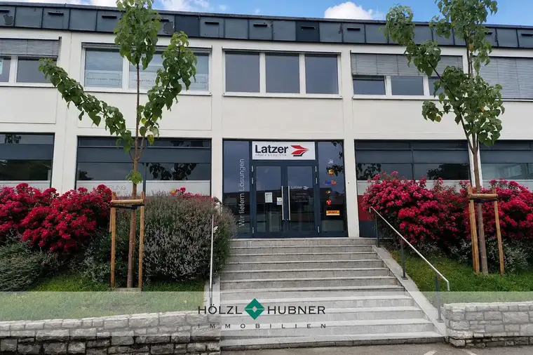 Gewerbefläche mit Büroeinheiten in guter Lage
