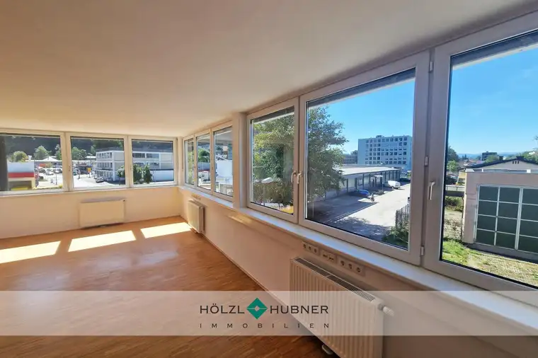 Shared Office - Helles Eckbüro in verkehrsgünstiger Lage
