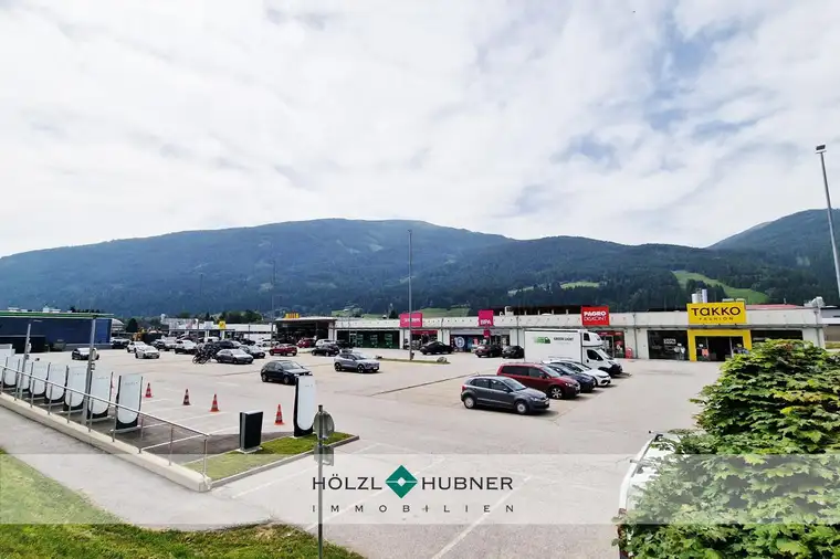 Geschäftsfläche in FMZ nahe Autobahn