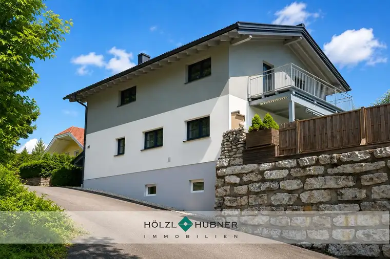 Wohnen mit Pool und moderner Haustechnik