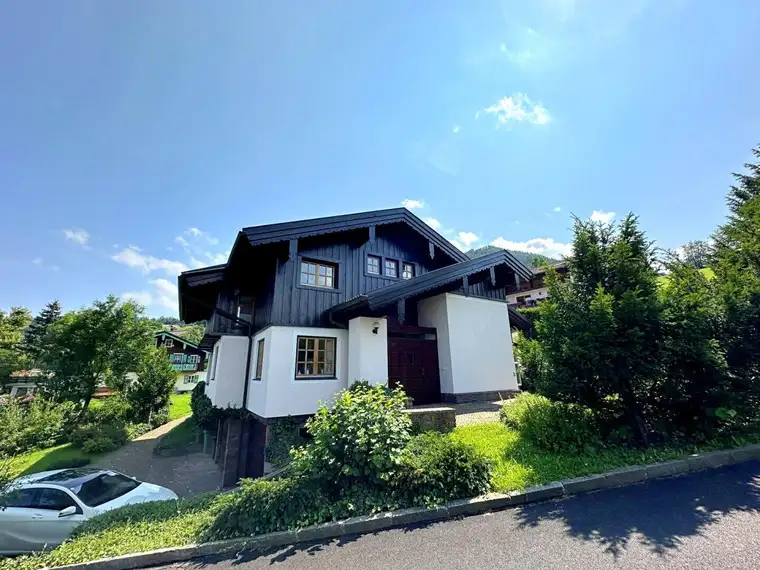 Refugium am Dürrnberg: Charmantes Einfamilienhaus mit malerischer Aussicht