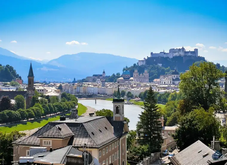 Urbaner Altstadt-Wohntraum mit 360° Panorama-Blick
