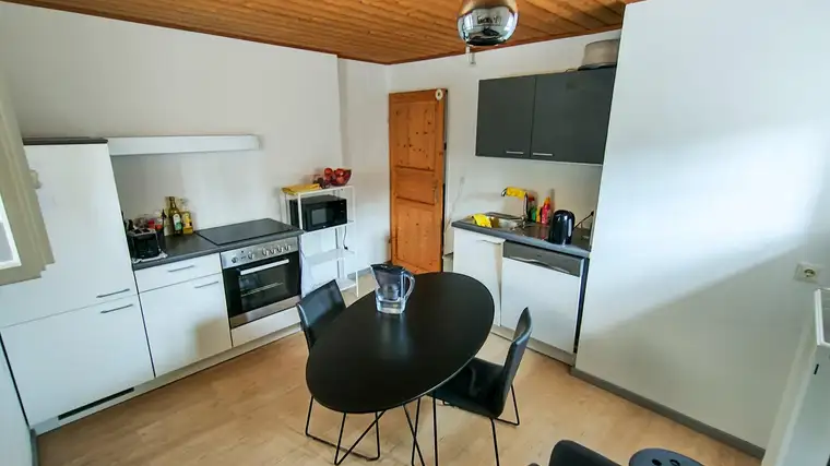 Helle Souterrainwohnung in zentraler Lage