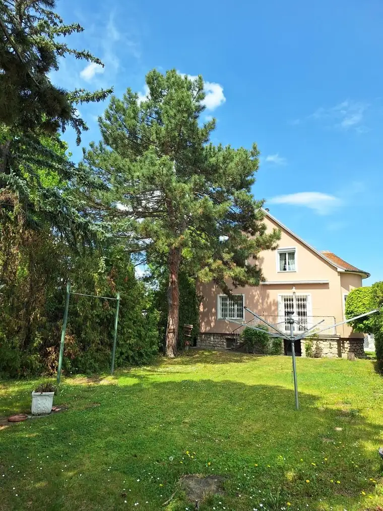 Einfamilienhaus mit Seele &amp; Gartenidylle in Brunn/Geb. Gepflegt, doch bereit für frischen Wind!