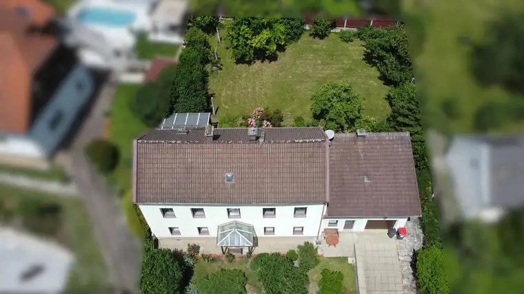 charmantes Einfamilienhaus mit großen Garten
