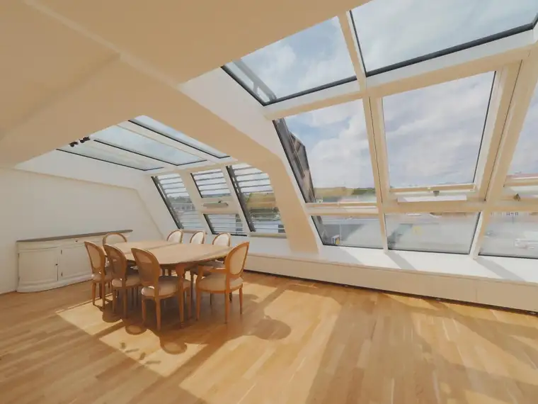 3 Zimmerwohnung mit großer Terrasse und zwei Garagenplätzen inklusive!
