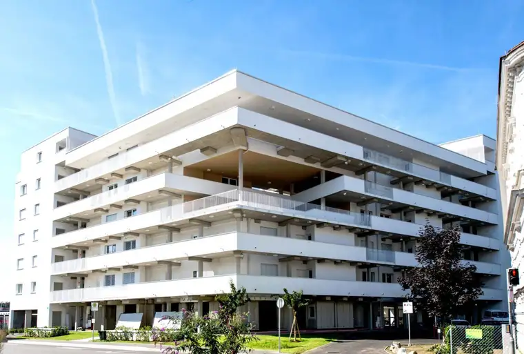TIEFGARAGENPLATZ IN DER PLÜDDEMANNGASSE ZU VERMIETEN!