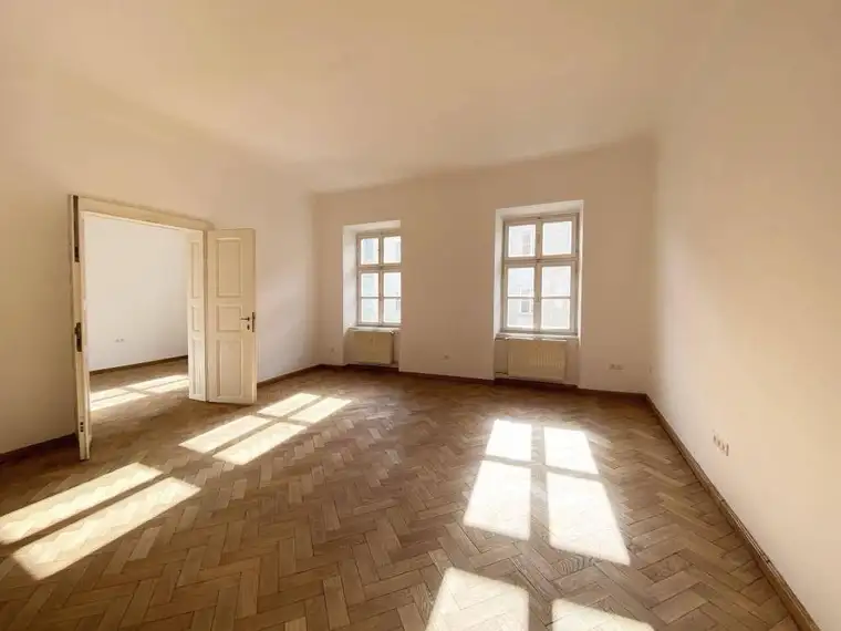 CHARMANTE 3-ZIMMER-ALTBAUWOHNUNG - NÄHE GEIDORFPLATZ
