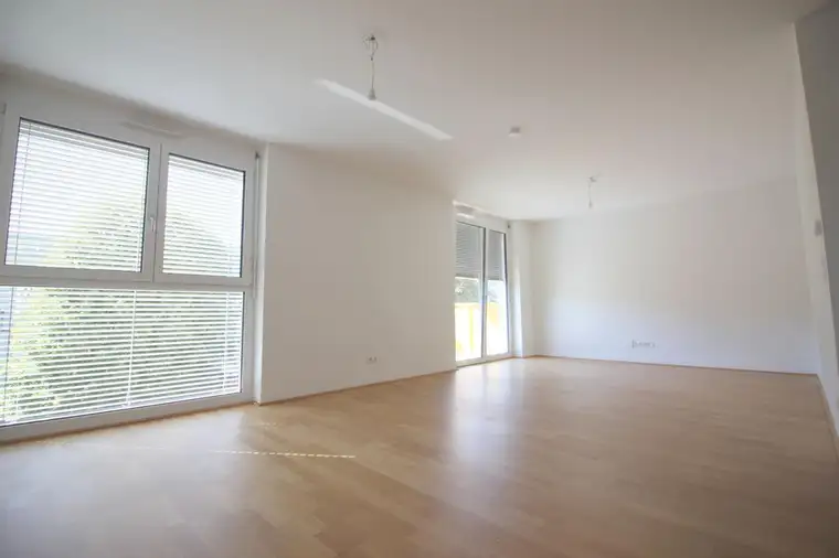 MODERNE 3-ZIMMER-WOHNUNG MIT BALKON - NÄHE FH IN EGGENBERG!
