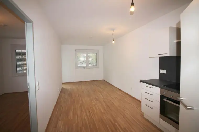 CHARMANTE 2-ZIMMER-WOHNUNG MIT TERRASSE IN ZENTRUMSNÄHE