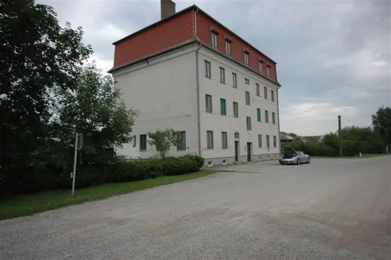 Zinshaus mit befristeten 8 Wohnungen, 5,2% Rendite!