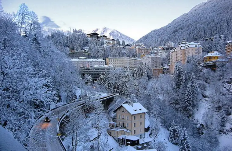 Grundstück mit Hotelbebauungsmöglichkeit in Zentrum von Bad Gastein