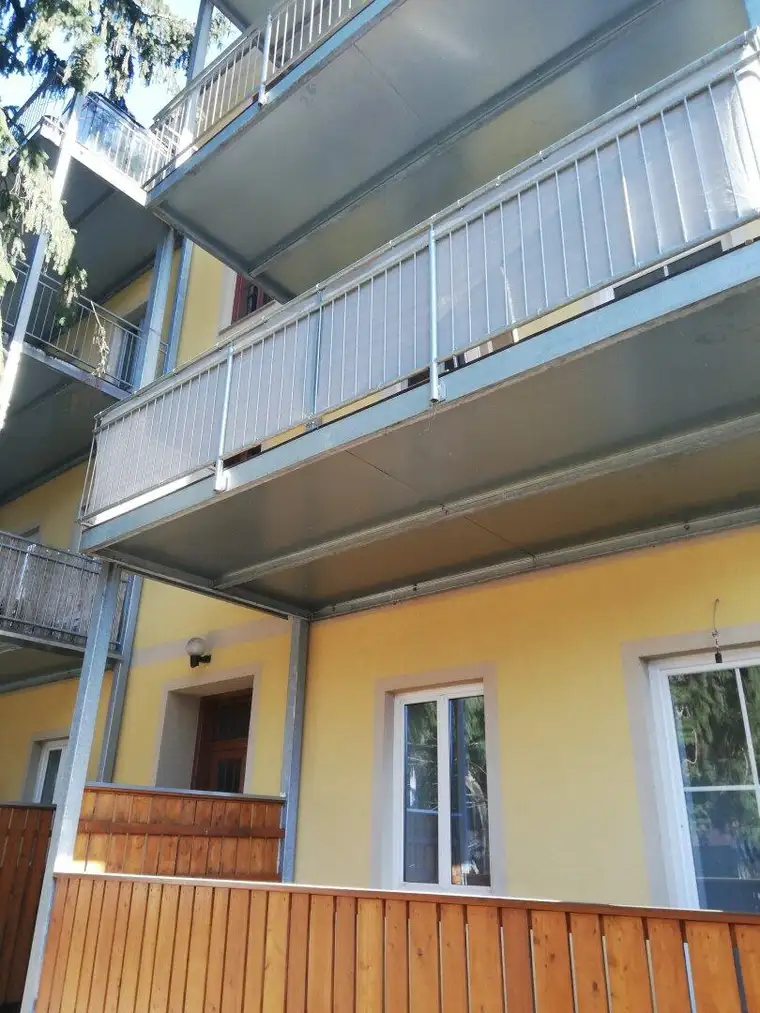 Geräumige 3-Zimmer-Wohnung mit Großem Balkon: Entspanntes Wohnen mit Freiluftflair,befristet vermietet.