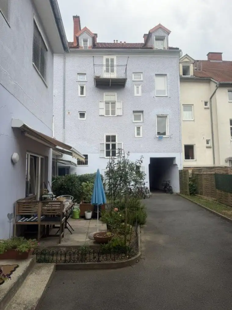Wunderschöne, leistbare 3-Zimmer-Wohnung mit riesiger Terrasse im Herzen von Graz!