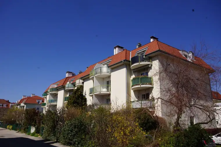 Baden - Schicke kleine Mietwohnung mit Balkon und Parkplatz