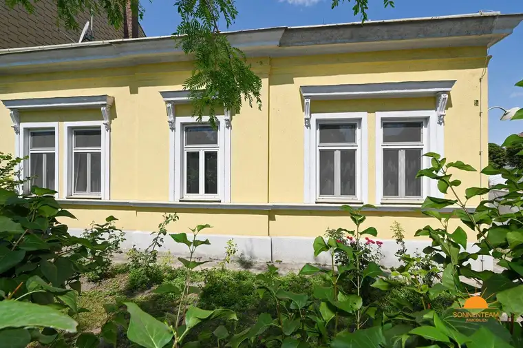 Charme &amp; Potential – Altbauvilla mit großem Garten in Mödling