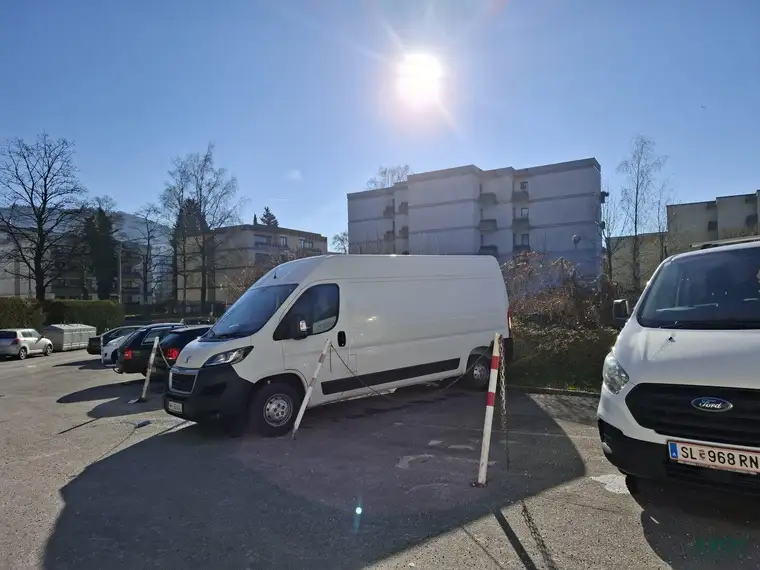 PKW Abstellplatz -Wohnanlage Joseph Messnerstraße