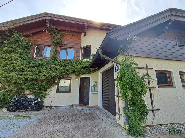 Großzügige 4-Zimmer Wohnung mit Terrasse und Garten
