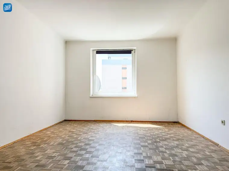 2 Zimmer Wohnung nähe Salzachkai - sanierungsbedürftig!