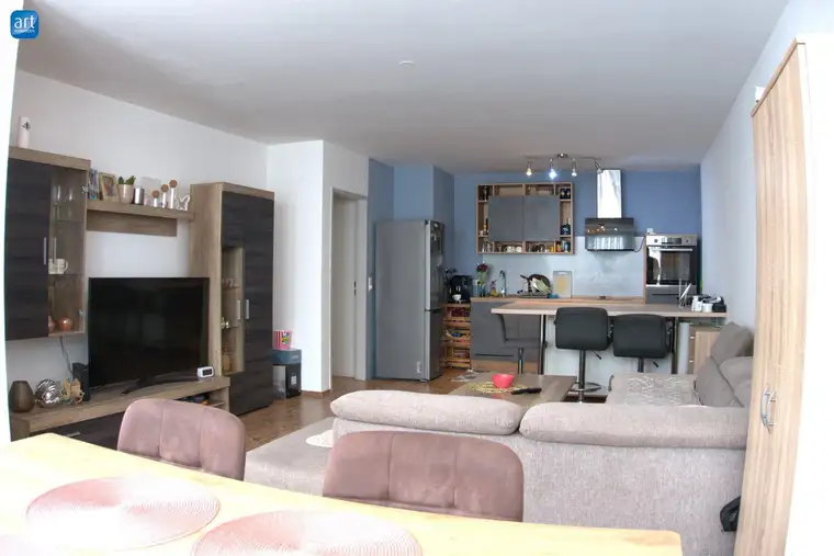 Helle, zentrale 2-Zimmer-Wohnung mit Loggia und Tiefgaragenplatz in Herrnau