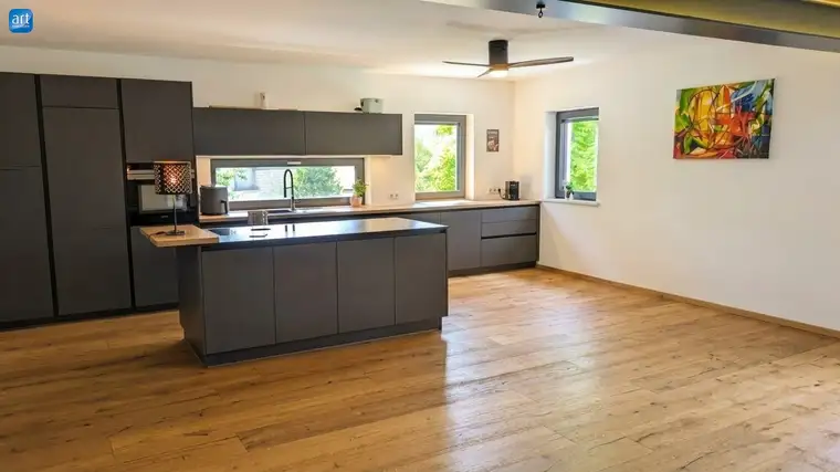 Neuwertiges Traumhaus in St. Wolfgang: 5 Zimmer, Garten, Garage, top Ausstattung zum Kauf!