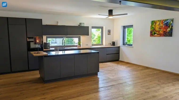 Neuwertiges Traumhaus in St. Wolfgang: 5 Zimmer, Garten, Garage, top Ausstattung zum Kauf!