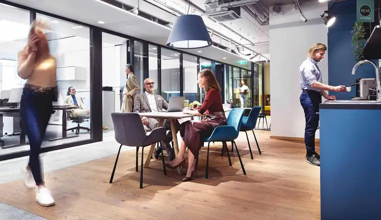 Topmodernes Büro mit bester Infrastruktur! Garagen verfügbar!