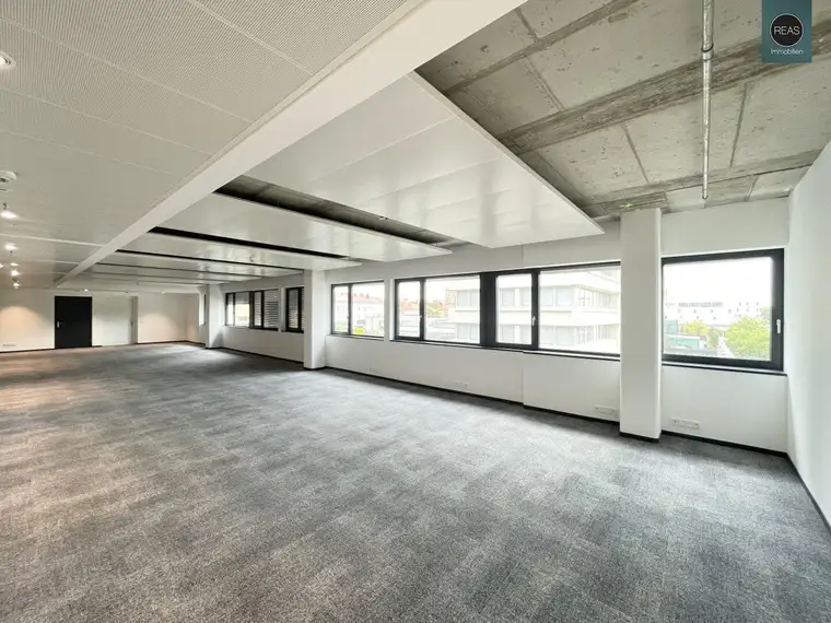 Büro mit Balkon und ausgezeichneter Infrastruktur im Bürogebäude mit Breeam - Outstanding Zertifizierung!