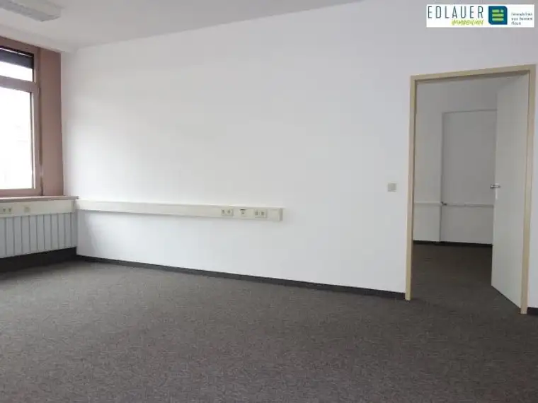BÜRO Nähe BAHNHOF - Tiefgarage im Gebäude