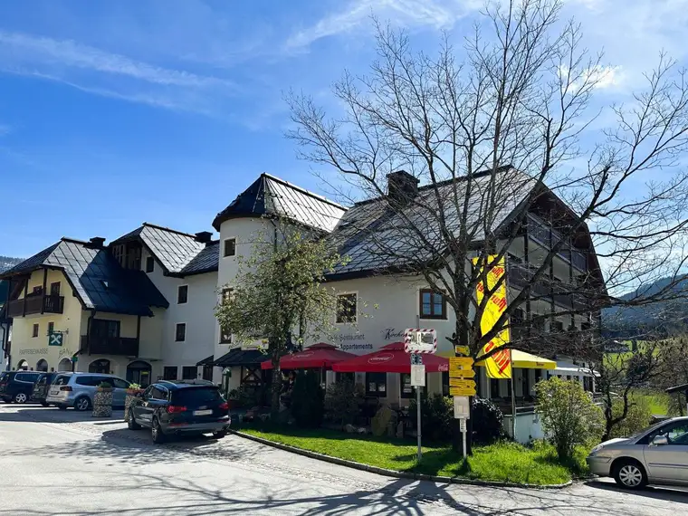 Traditionsgasthof mit 5 Apartments in Rußbach am Paß Gschütt