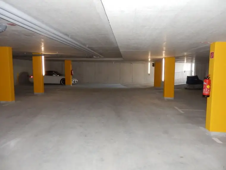 Tiefgaragenabstellplätze in Parsch Nähe Parscher-Kirche
