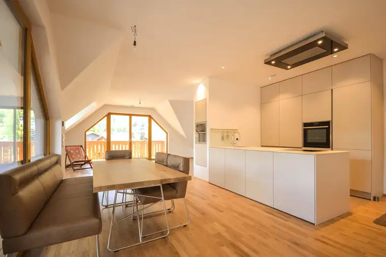 Elegante Dachgeschoß-Wohnung in St. Gilgen
