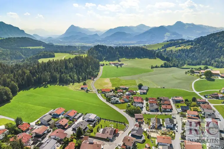 Eindrucksvolles Panorama. Privater Pool. Besonderes Wohnen.Alpines Landhaus mit besonderem Esprit