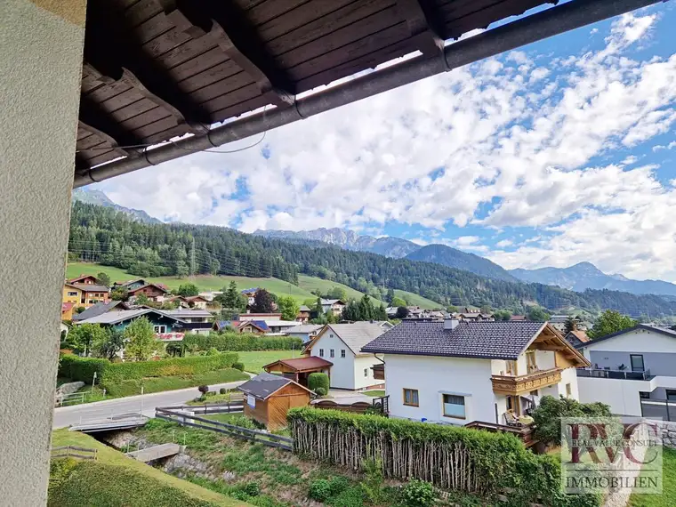 3-Zimmer-Wohnung im obersten Wohngeschoss mit zwei Loggien und Garage im Urlaubsparadies Schladming