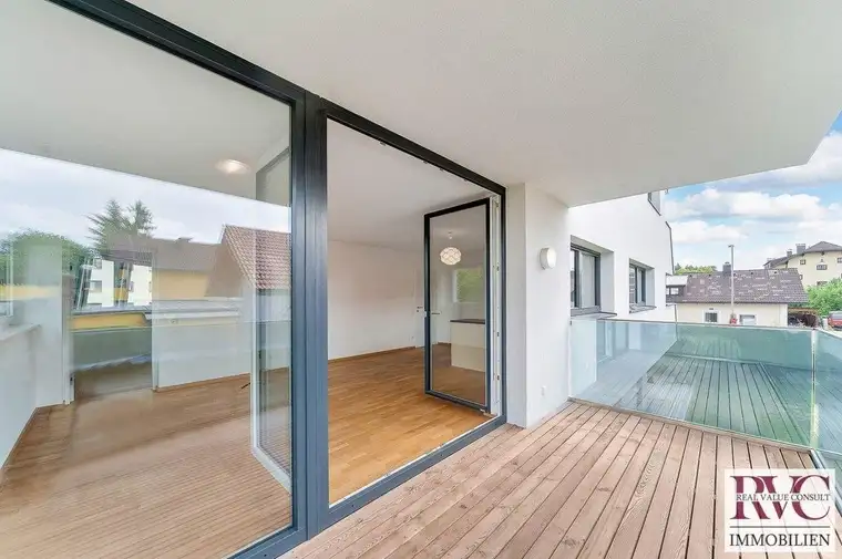 Edle Balkonwohnung in modernem Architektenhaus2-Zimmer-Wohnung inkl. Parkplatz