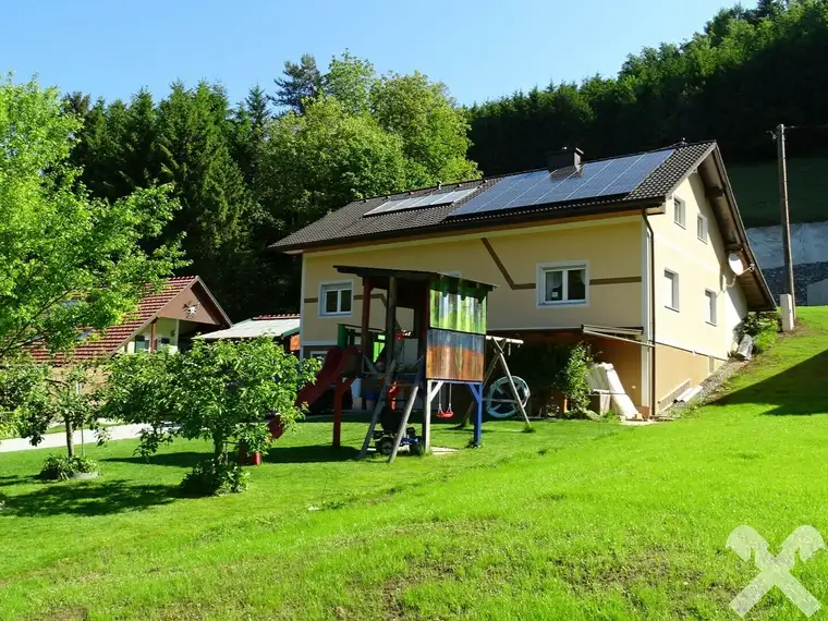 Geräumiges, sonniges Einfamilienhaus in ländlicher Umgebung